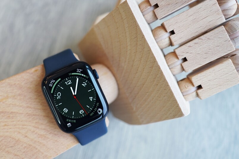 Apple Watch Series 8／SE開箱近賞細節(jié)及了解全新功能！ Series 8 vs SE買邊只好？