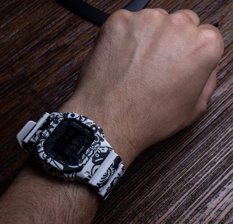 動手操作:卡西歐 DW5600-GU-7 'G-Shock Universe' 手表 動手操作:卡西歐 DW5600-GU-7 'G-Shock Universe' 手表-復(fù)刻表