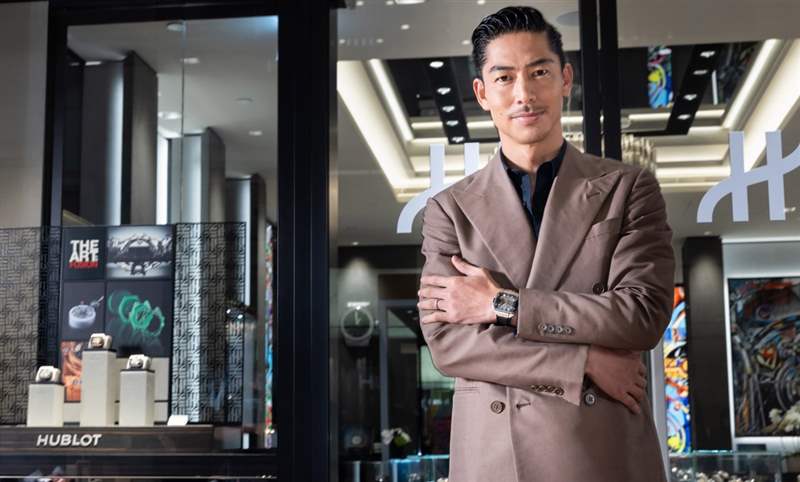 高階運動方表這樣搭，怎一個瀟灑了得｜Hublot Square Bang Unico計時碼表