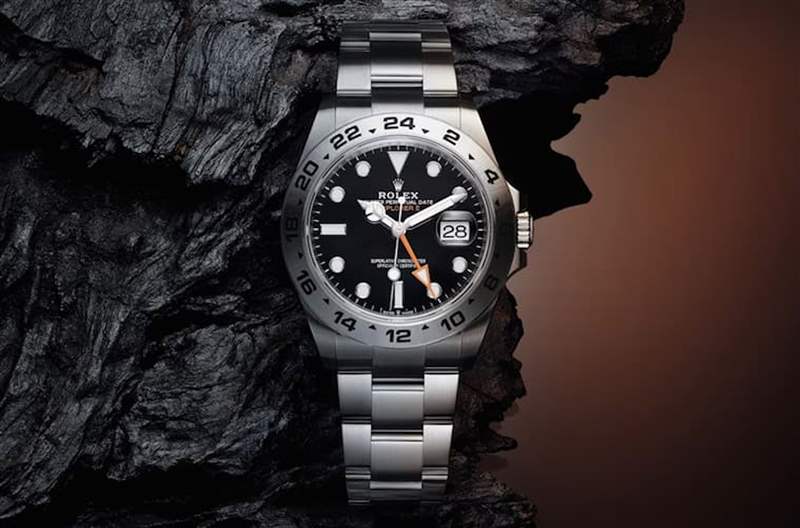Explorer II 226570-0002定價是HK$ 75,400，目前的二級市場價格平均約落在HK$ 86,200左右。 （Rolex官網(wǎng)）